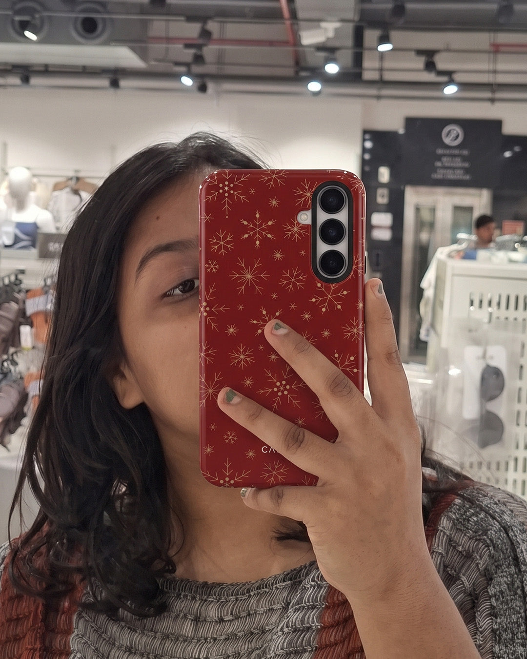 Galaxy S25 Red Snowflake Case